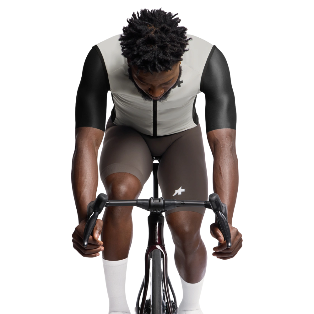 Chaleco Rompevientos Mille GT S11 - Almond Milk Assos — imagen 5